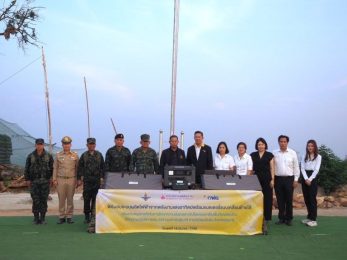 "พลังงาน – กฟผ." มอบโซลาร์ฯพร้อมแบตฯ แก่กองกำลังสุรนารี เสริมความมั่นคงชายแดนไทย