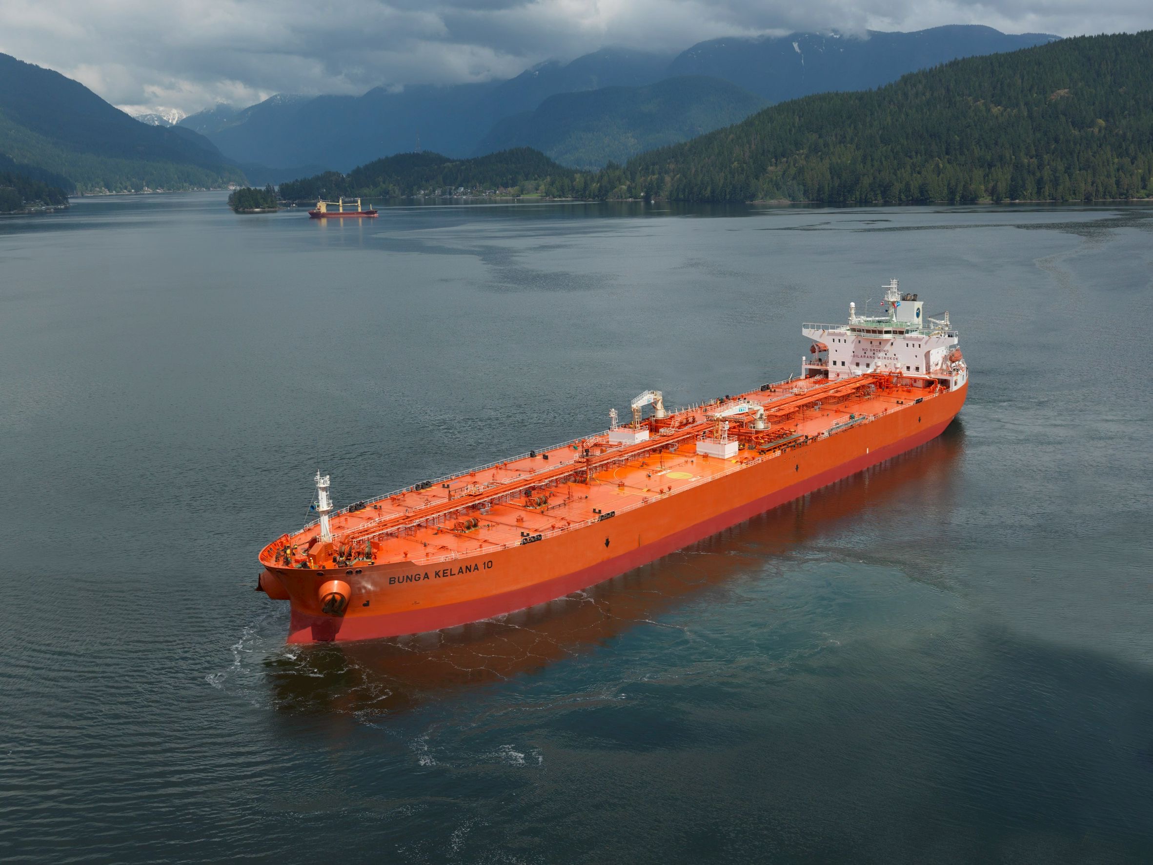 กลุ่ม ปตท. ผนึกกำลังเตรียมพร้อม “ผลิต-กระจายน้ำมัน”รองรับคนเดินทางสงกรานต์ 