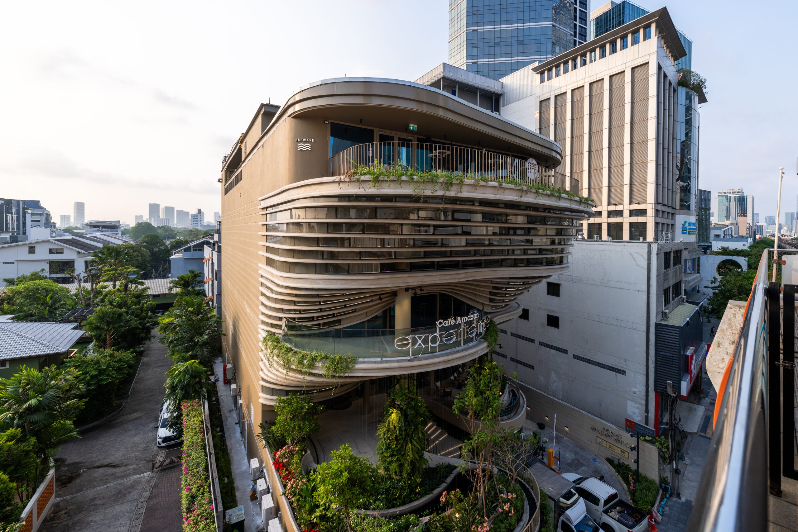 เปิดแนวคิดสถาปัตยกรรม Café Amazon Experience Flagship Store กับการสร้าง Urban Oasis แห่งอารีย์